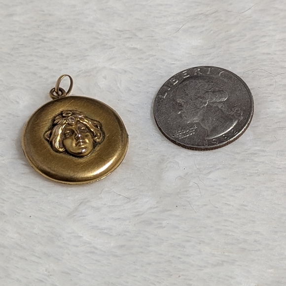 Antique Gold filled Locket Pendant with Artistic Face Design - Picture 2 of 5